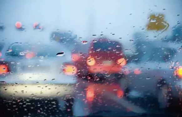 深圳线路板厂：雨天这么驾车，您家里人造吗？
