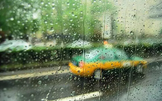 深圳线路板厂：雨天这么驾车，您家里人造吗？
